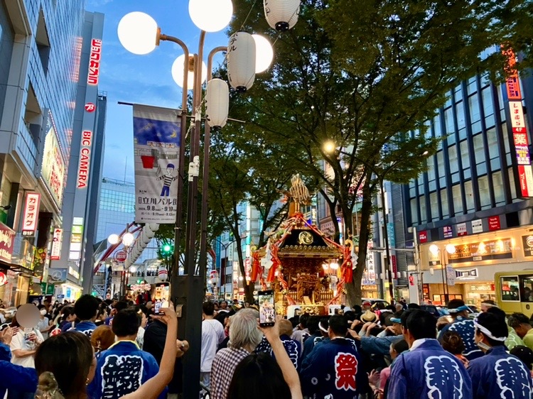 最後の日曜日にお神輿パレード開催していたJR立川駅北口です🏮ゼニアエレクタのNET限定企画開催中